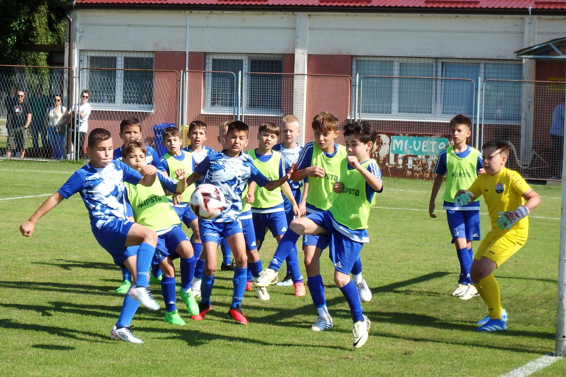 Gradonačelnik Koprivnice Mišel Jakšić otvorio 4. Capronca Cup za U11 uzrast mladih nogometaša