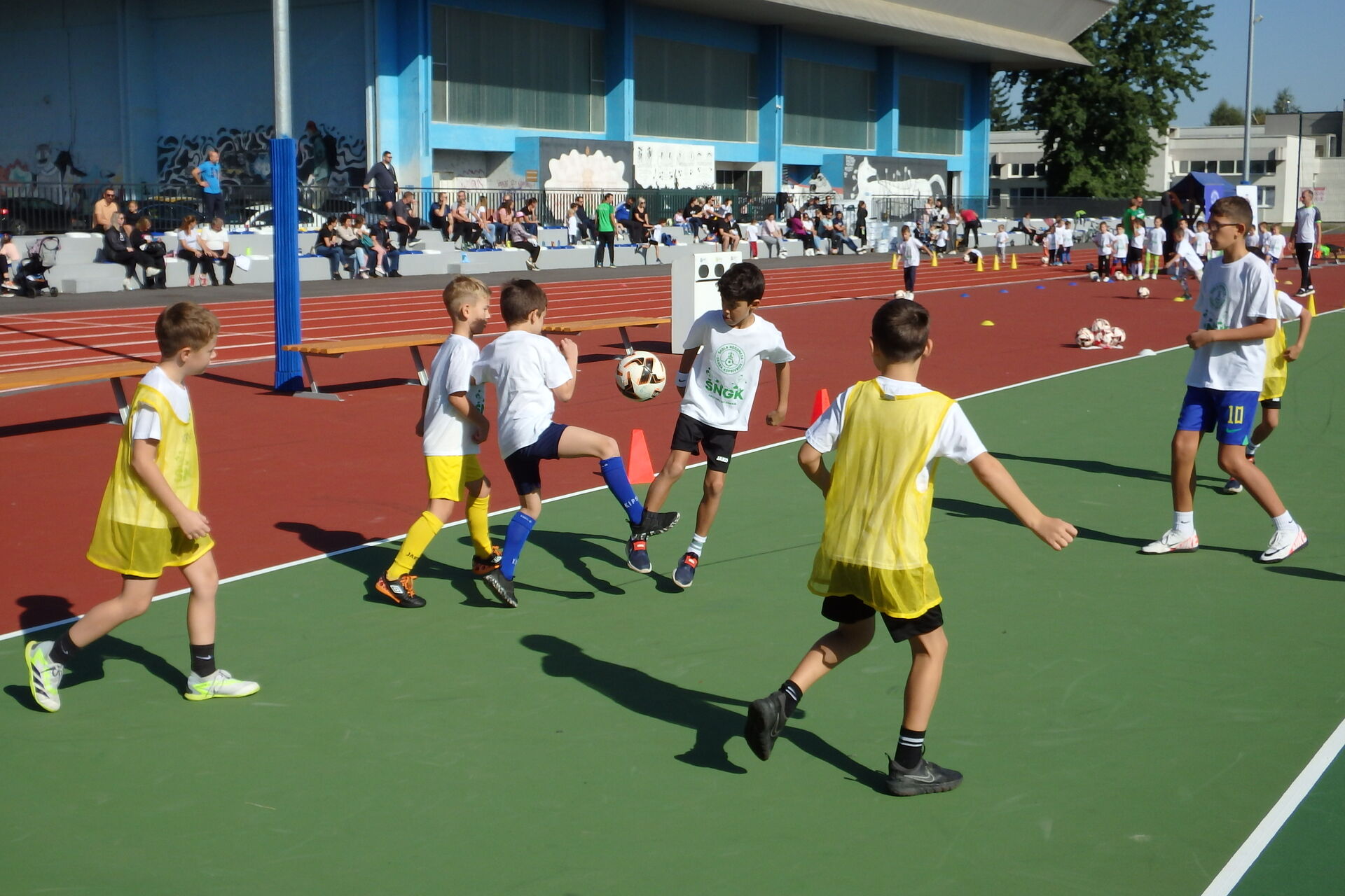 Održan Kids' Day, djeca uživala u nogometnim igrama na novom igralištu